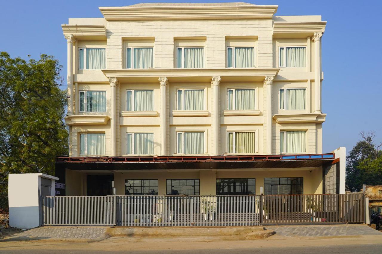 Hotel Four Element Varanasi Esterno foto